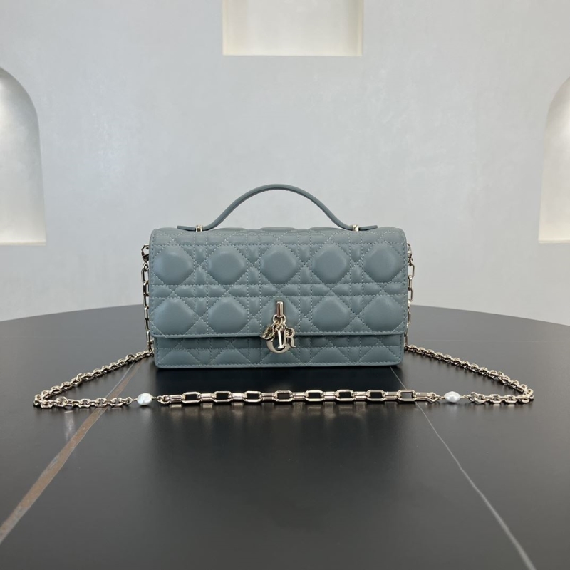 D*or top handle bags